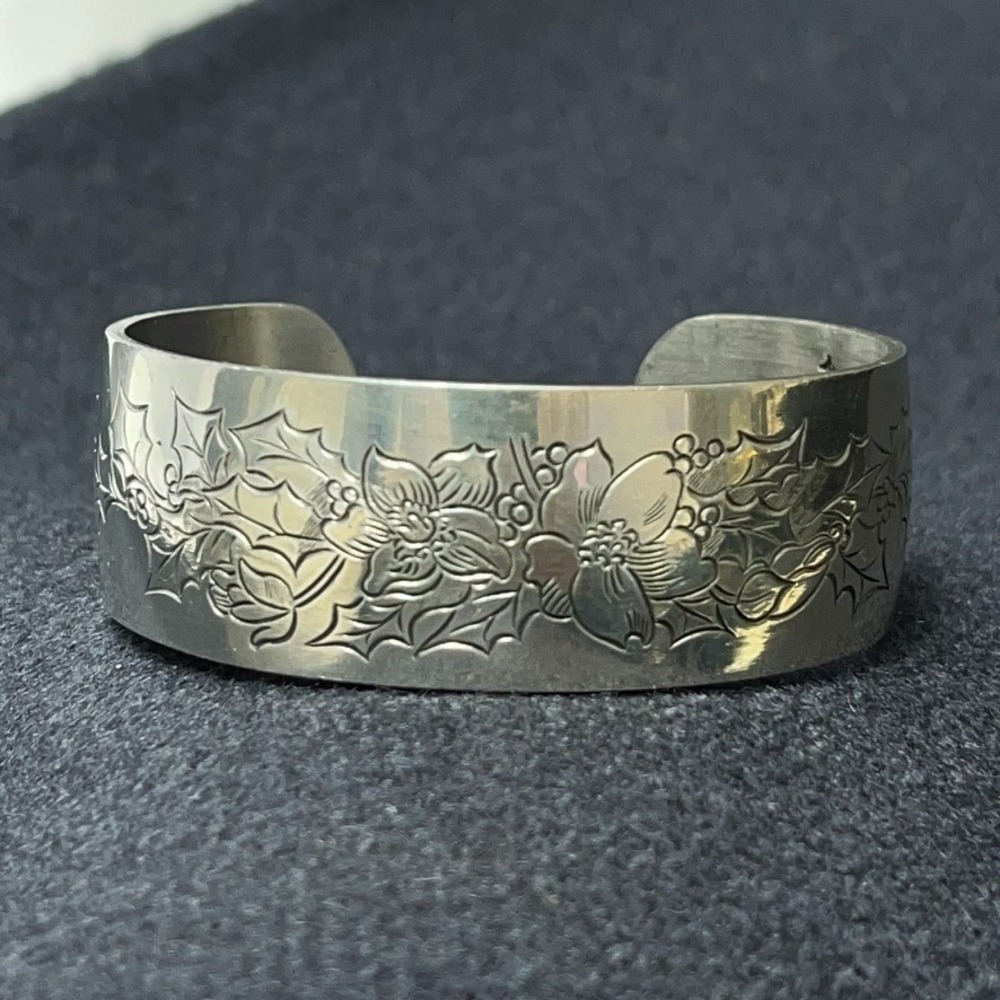 Vintage Kirk Stieff Pewter Cuff Bracelet‎ Poinsettia Holly Berries Christmas